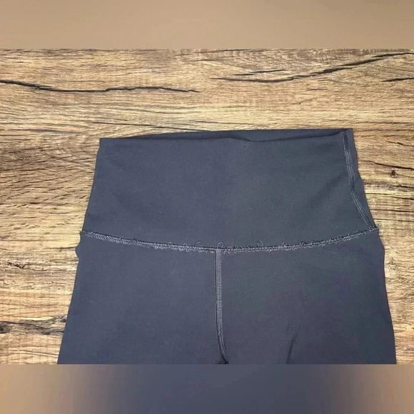 Lululemon Wunder Train High-Rise Tight *flaw - Picture 2 of 4